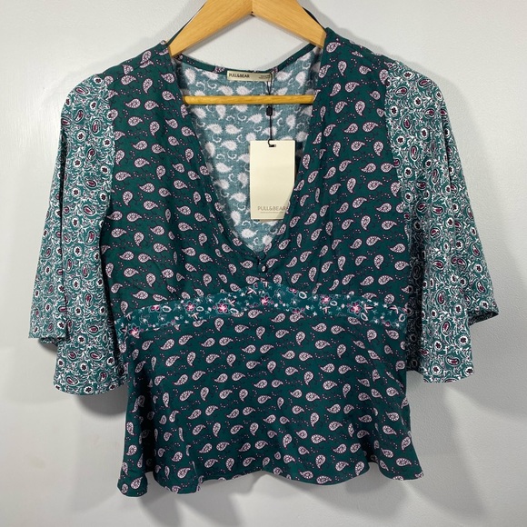 Pull and Bear Green V-neck Patterned Blouse Size Medium - Picture 1 of 5
